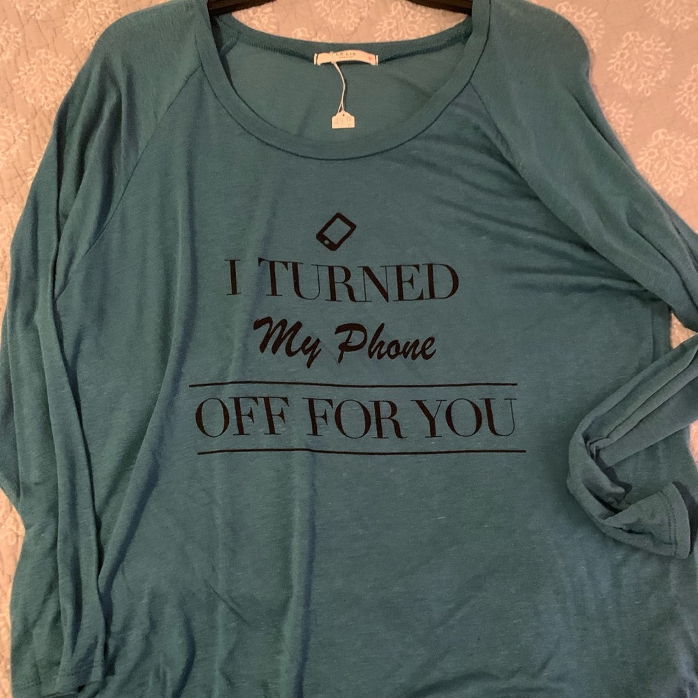 Lone sleeve shirt